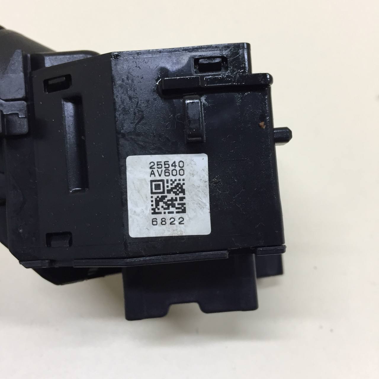 Переключатель поворотов подрулевой Nissan Almera (N16) 2000-2006 Переключатель поворотов подрулевой Nissan Almera (N16) 2000-2006
