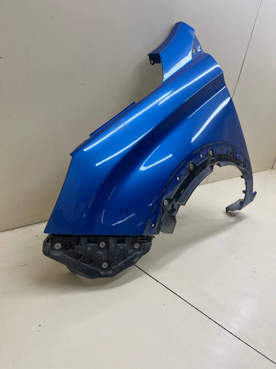 Крыло переднее левое Lada  X-RAY Cross 2018 >