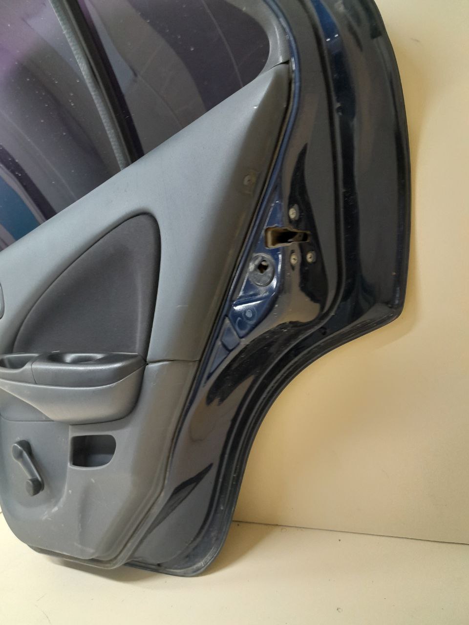 Дверь задняя правая Nissan Almera (N16) 2000-2006 Дверь задняя правая Nissan Almera (N16) 2000-2006