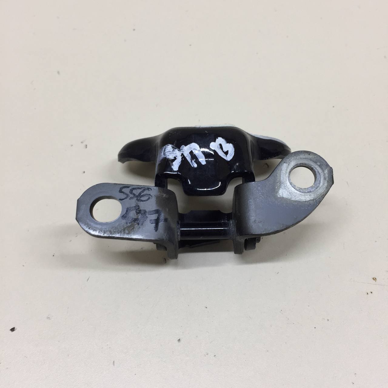 Петля двери задней правой верхняя Toyota Land Cruiser Prado (J150) 2009-2022 Петля двери задней правой верхняя Toyota Land Cruiser Prado (J150) 2009-2022