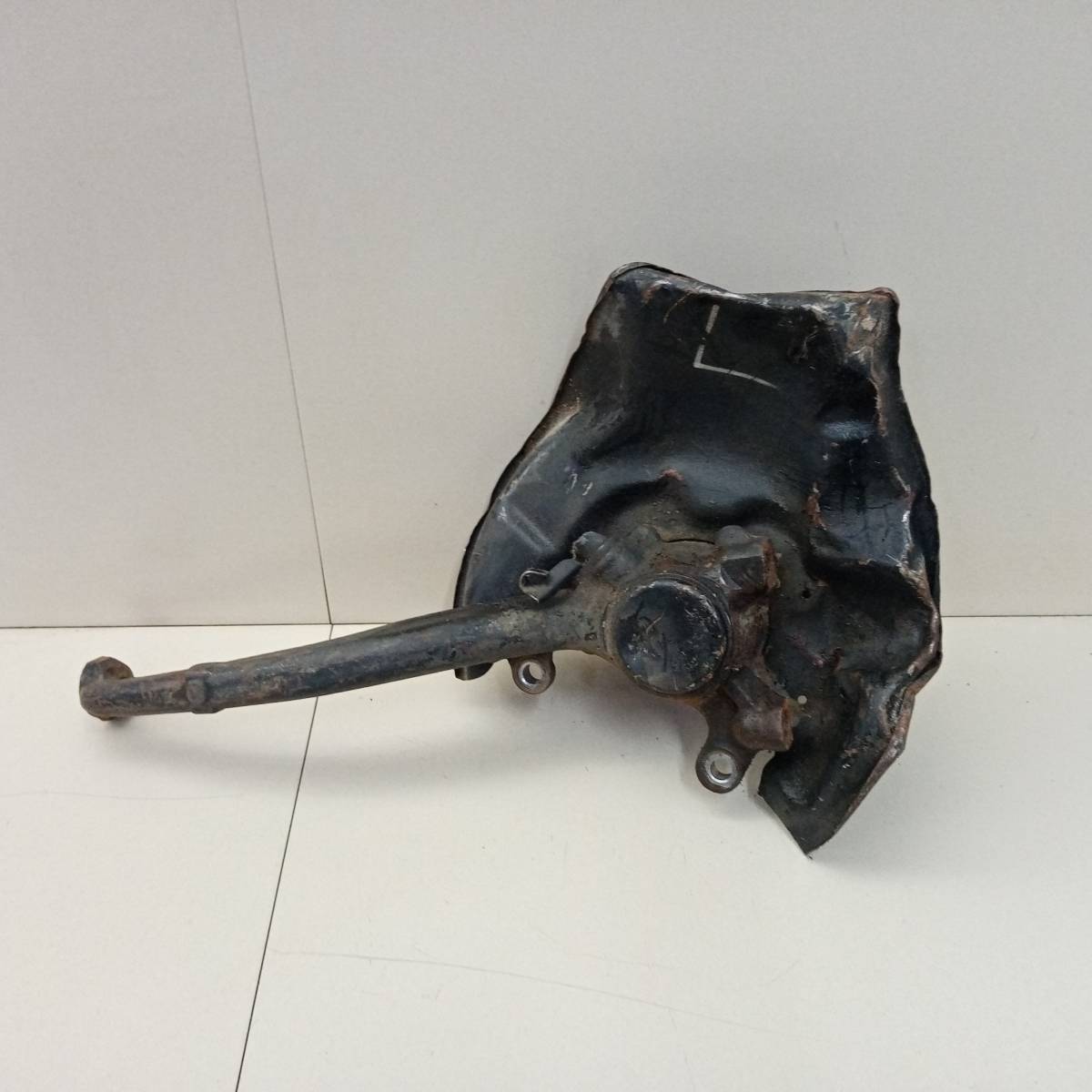 Кулак поворотный передний левый Toyota Crown (S150) 1995-2001 Кулак поворотный передний левый Toyota Crown (S150) 1995-2001
