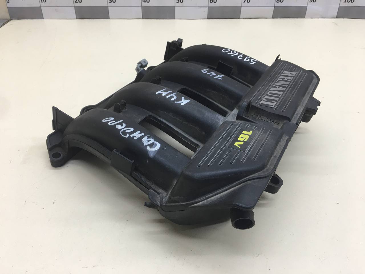 Коллектор впускной Renault Sandero 2009-2014