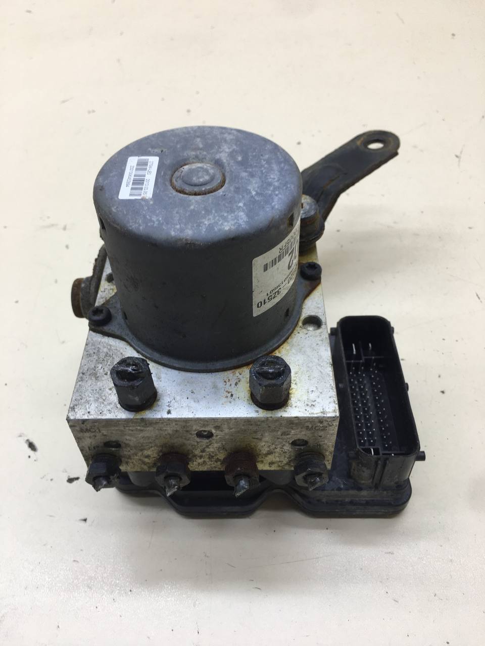 Блок ABS (насос) Hyundai i40 (VF) 2011>