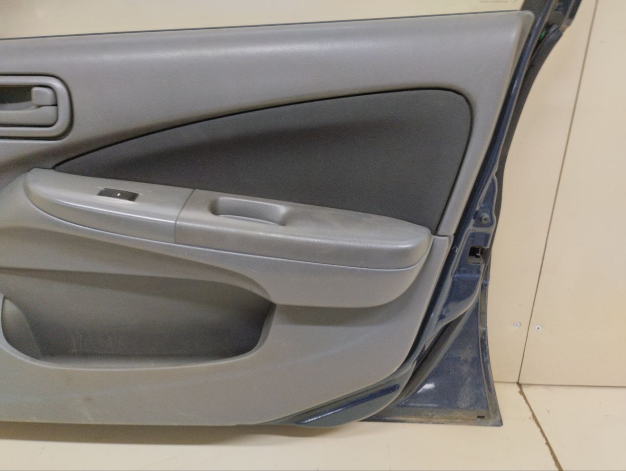 Дверь передняя правая Nissan Almera Classic (B10) 2006-2013