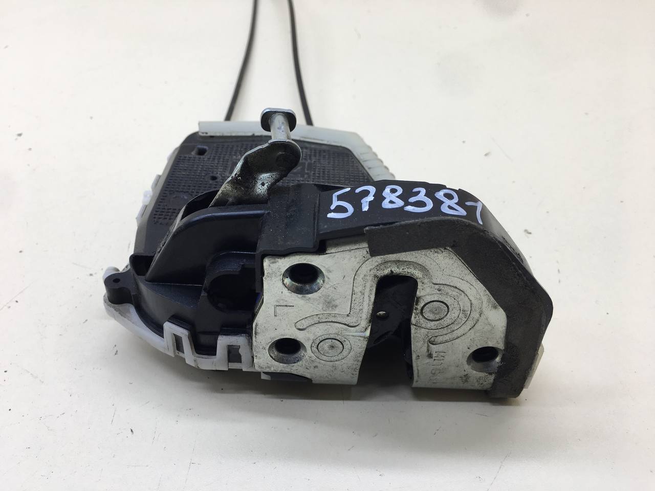 Замок двери задней левой Toyota Ractis (NCP100) 2005-2010