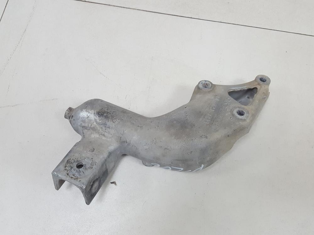 Кронштейн двигателя правый Peugeot 206 1998-2012