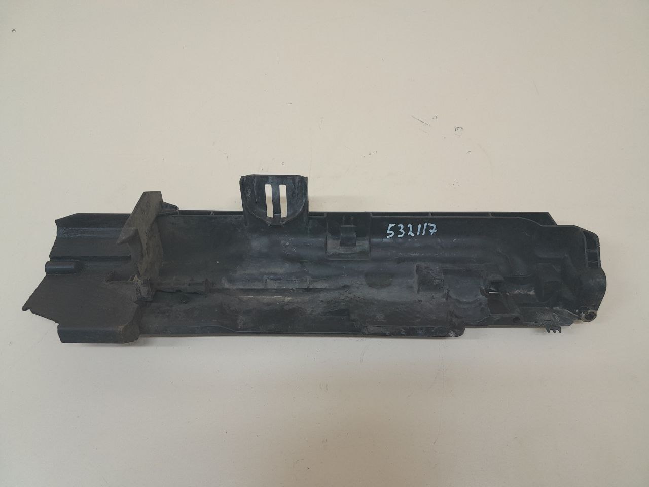 Кронштейн радиатора BMW 3-series E90/E91 2005-2011 Кронштейн радиатора BMW 3-series E90/E91 2005-2011