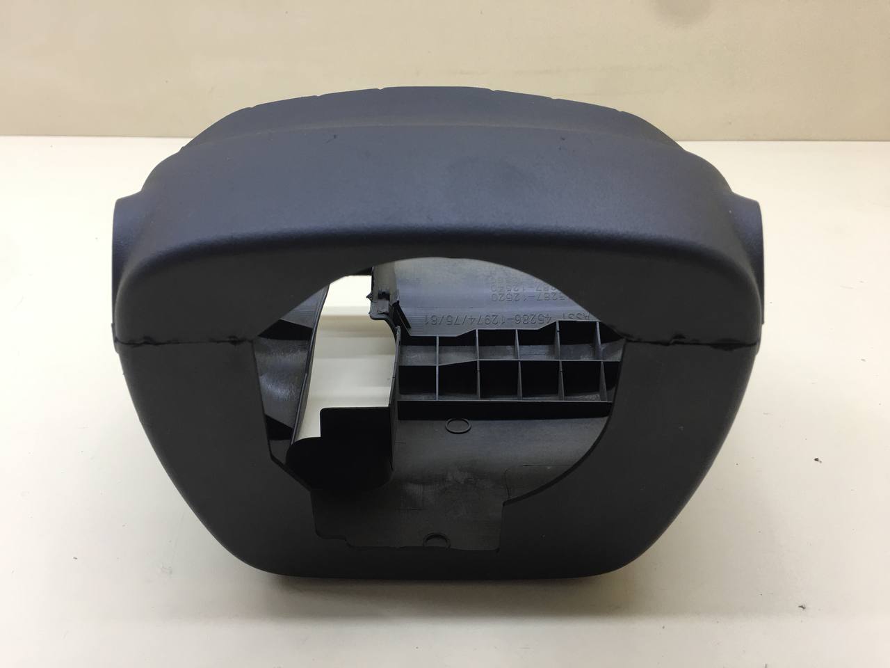 Кожух рулевой колонки Toyota Auris (E150) 2006-2012