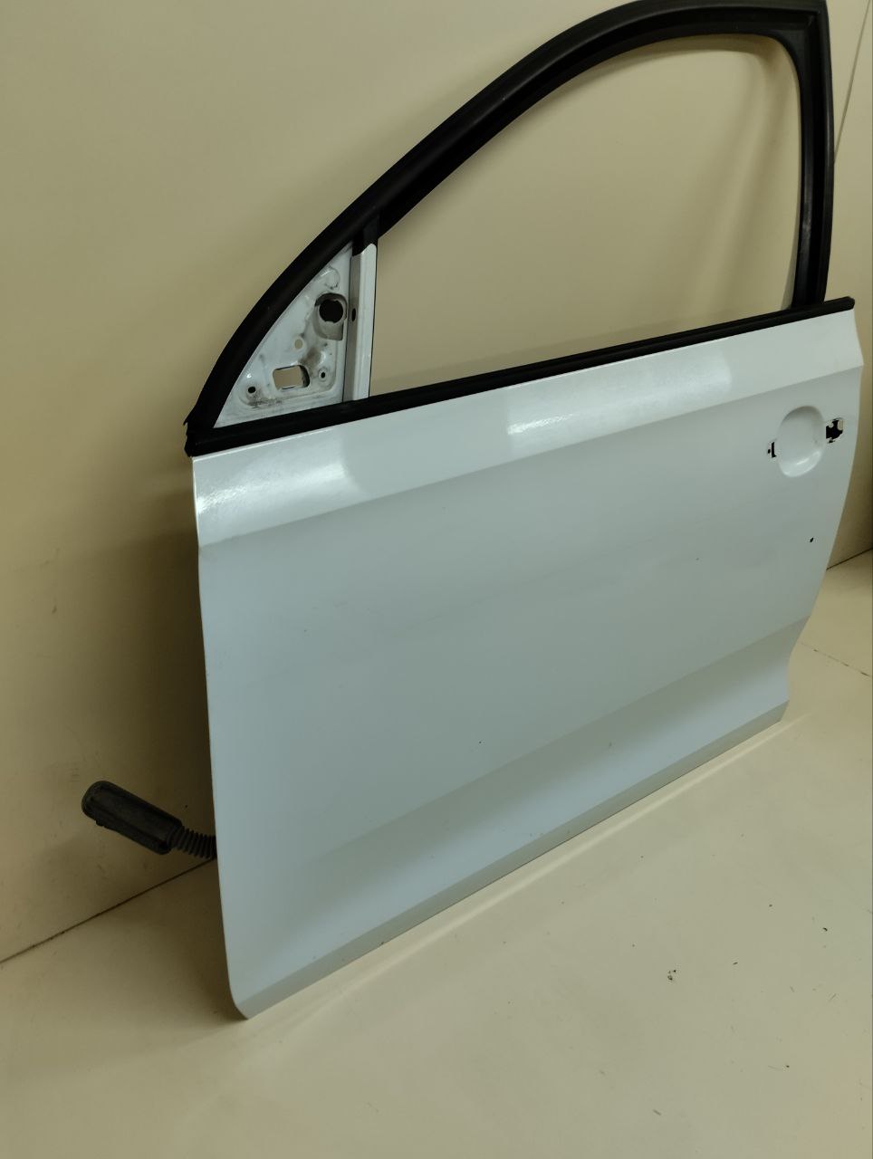 Дверь передняя левая Skoda Rapid 2012-2020 Дверь передняя левая Skoda Rapid 2012-2020