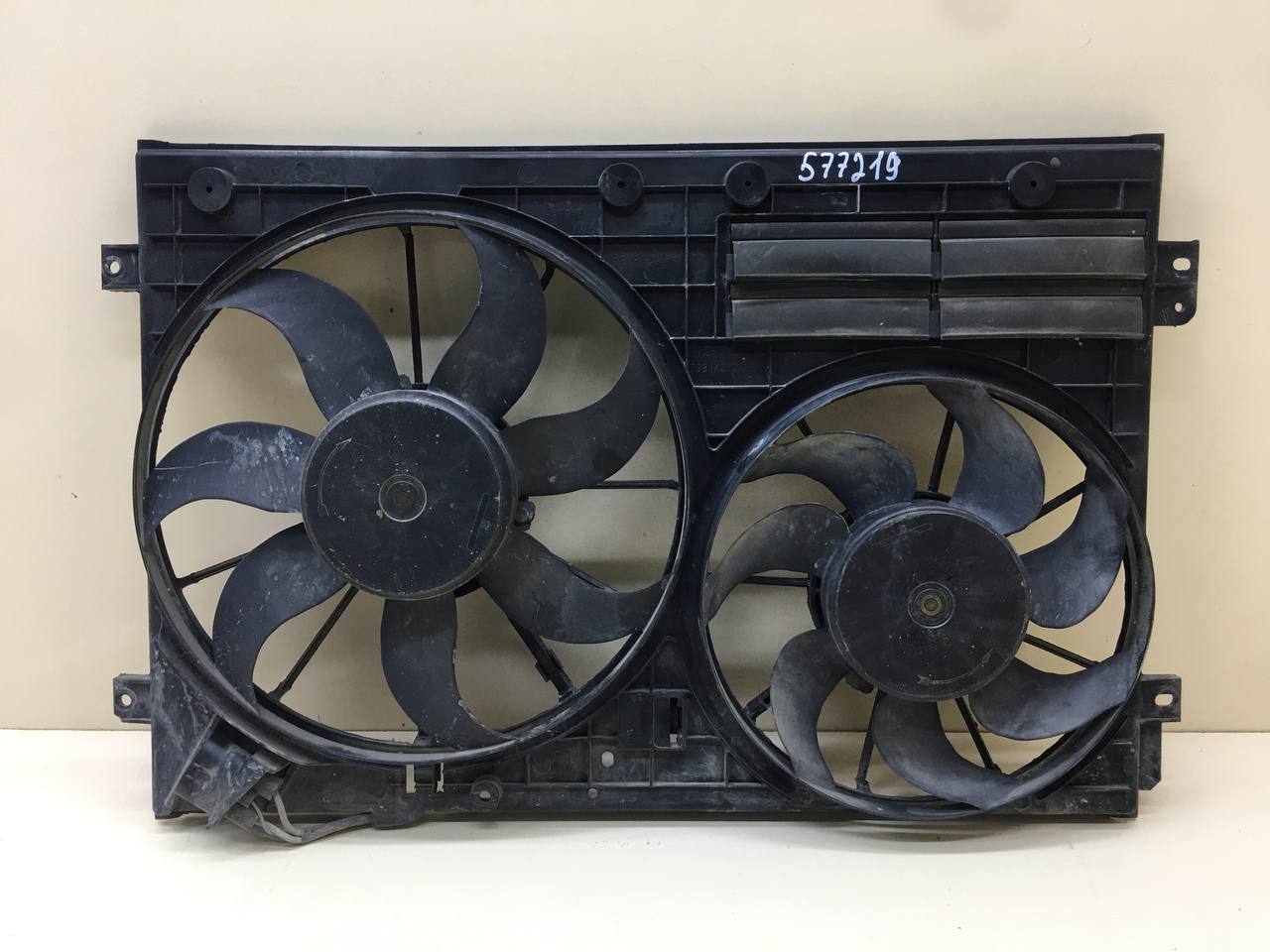 Диффузор вентилятора Volkswagen Tiguan (5N1) 2007-2011