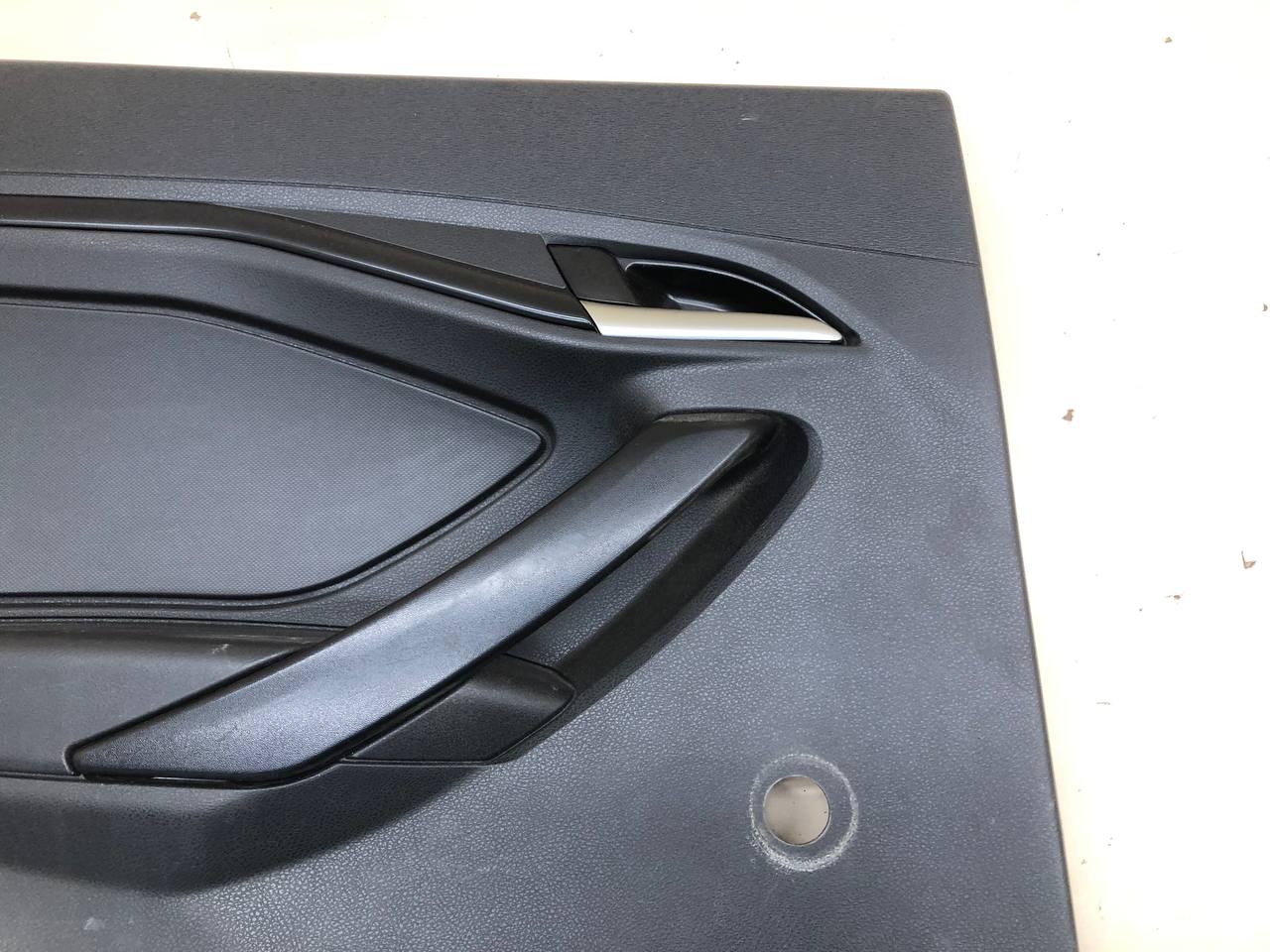 Обшивка двери задней левой Lada Vesta 2015>