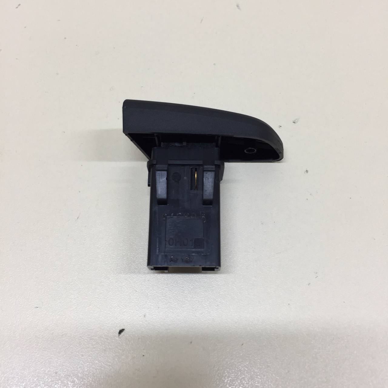 Кнопка кондиционера Peugeot 107 2006-2014 Кнопка кондиционера Peugeot 107 2006-2014
