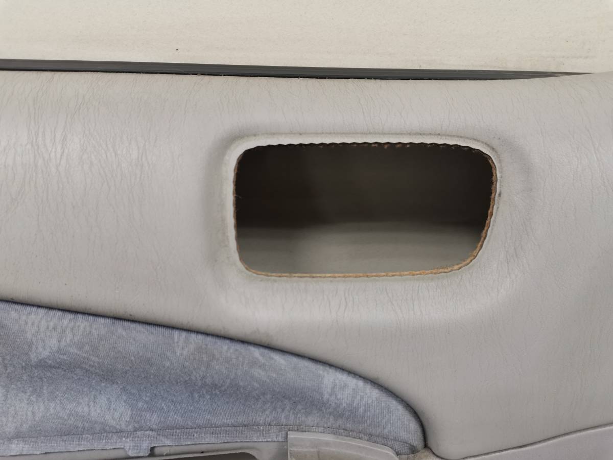 Обшивка двери передней левой Toyota Prius (W10) 1997-2003