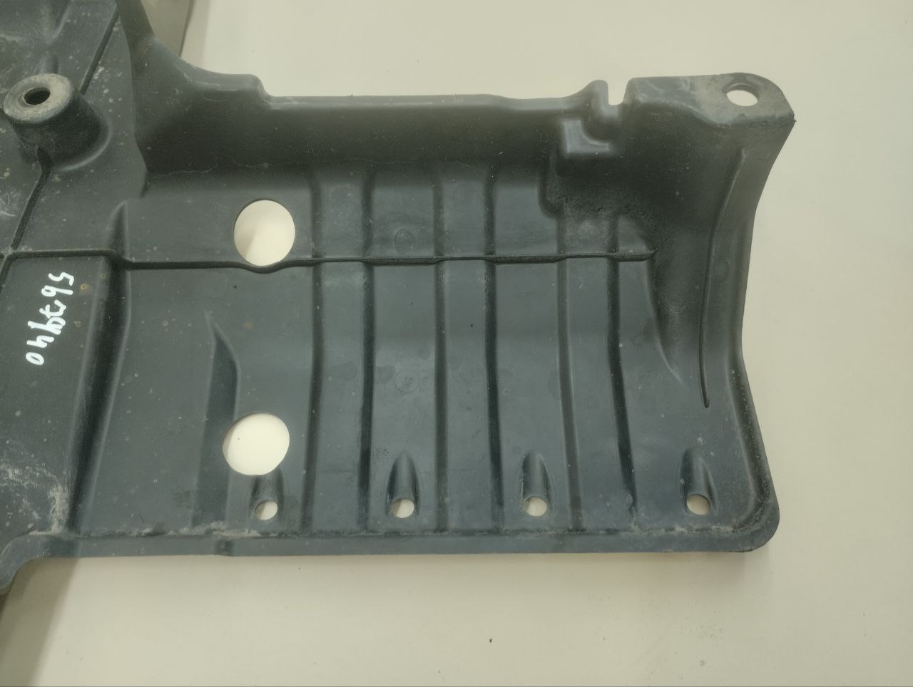 Защита топливного бака Toyota Rav 4 (A30) 2006-2013 Защита топливного бака Toyota Rav 4 (A30) 2006-2013