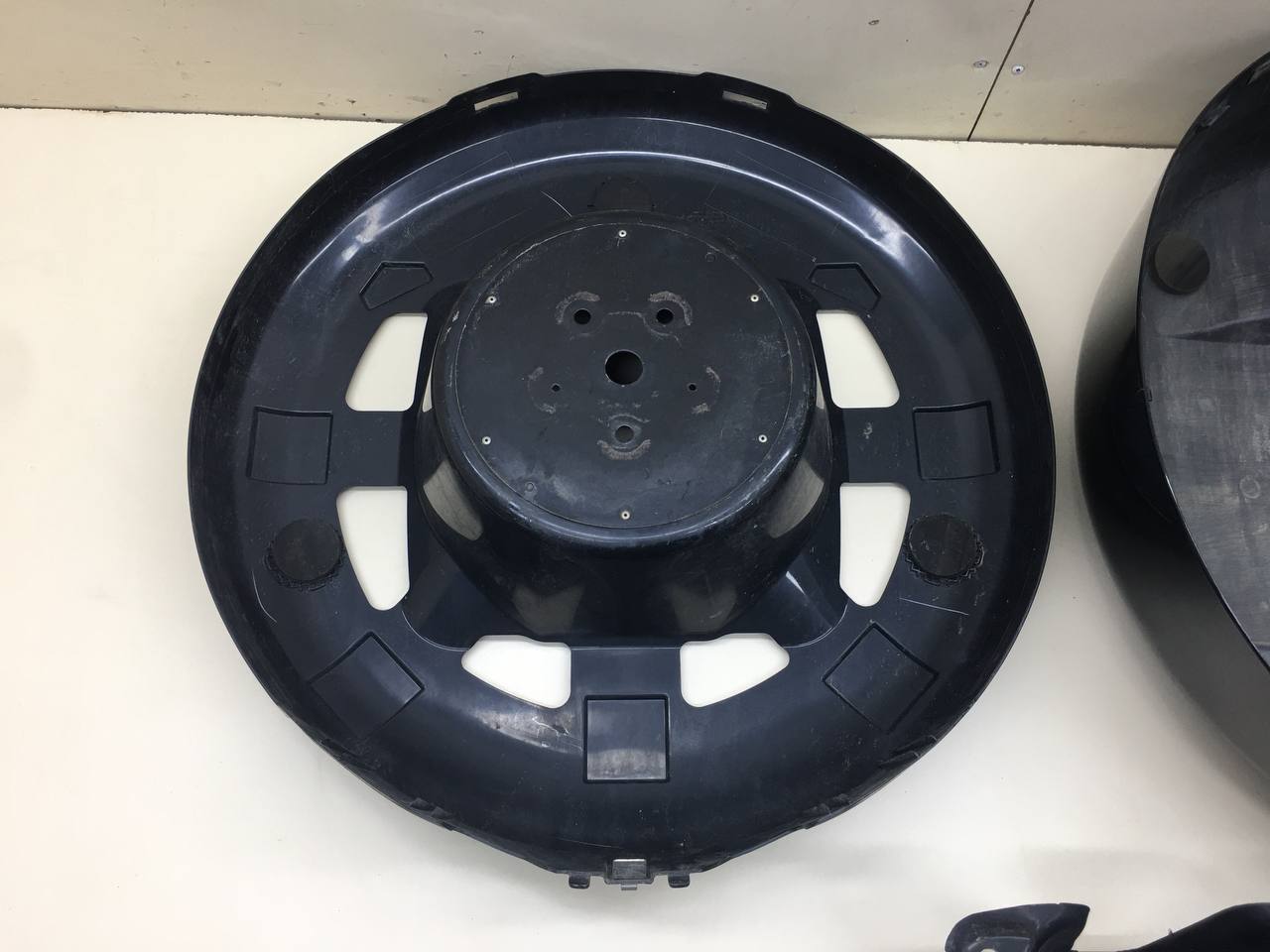 Кронштейн запасного колеса Suzuki Grand Vitara 2005-2015 Кронштейн запасного колеса Suzuki Grand Vitara 2005-2015