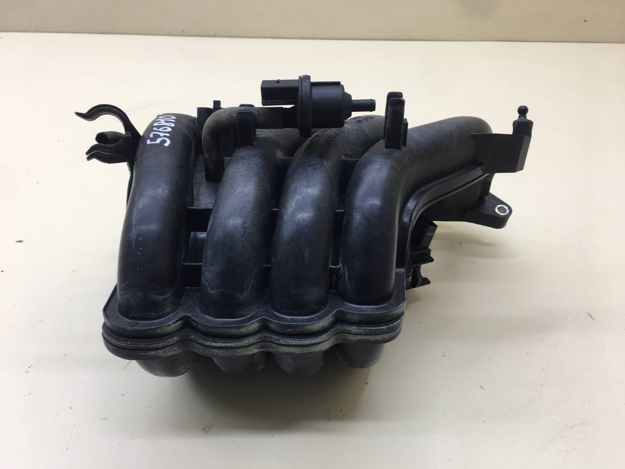 Коллектор впускной Volkswagen Polo (MK5) 2011-2020