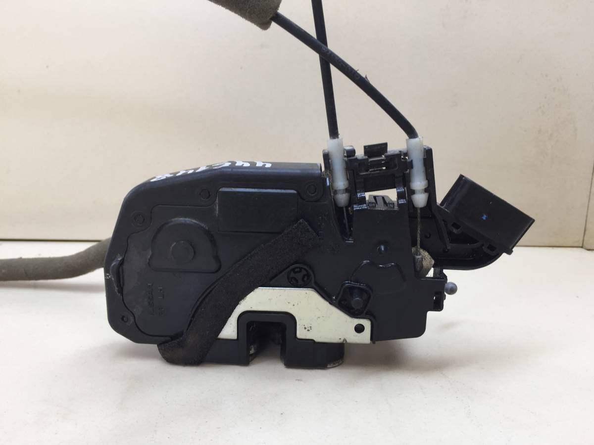 Замок двери задней левой Nissan Teana J32 2008-2013