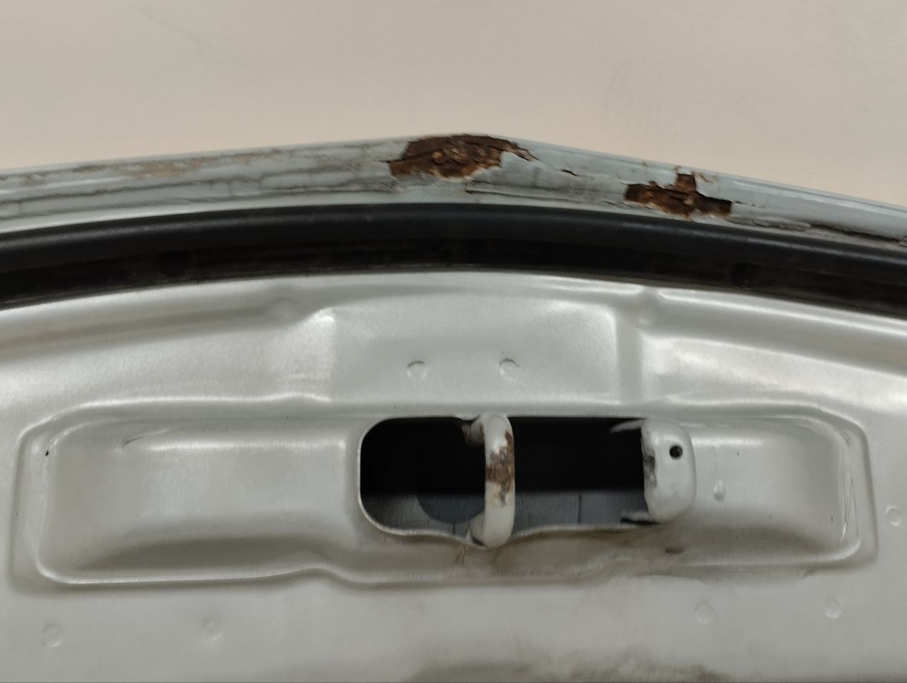Капот Nissan Almera Classic (B10) 2006-2013 Капот Nissan Almera Classic (B10) 2006-2013
