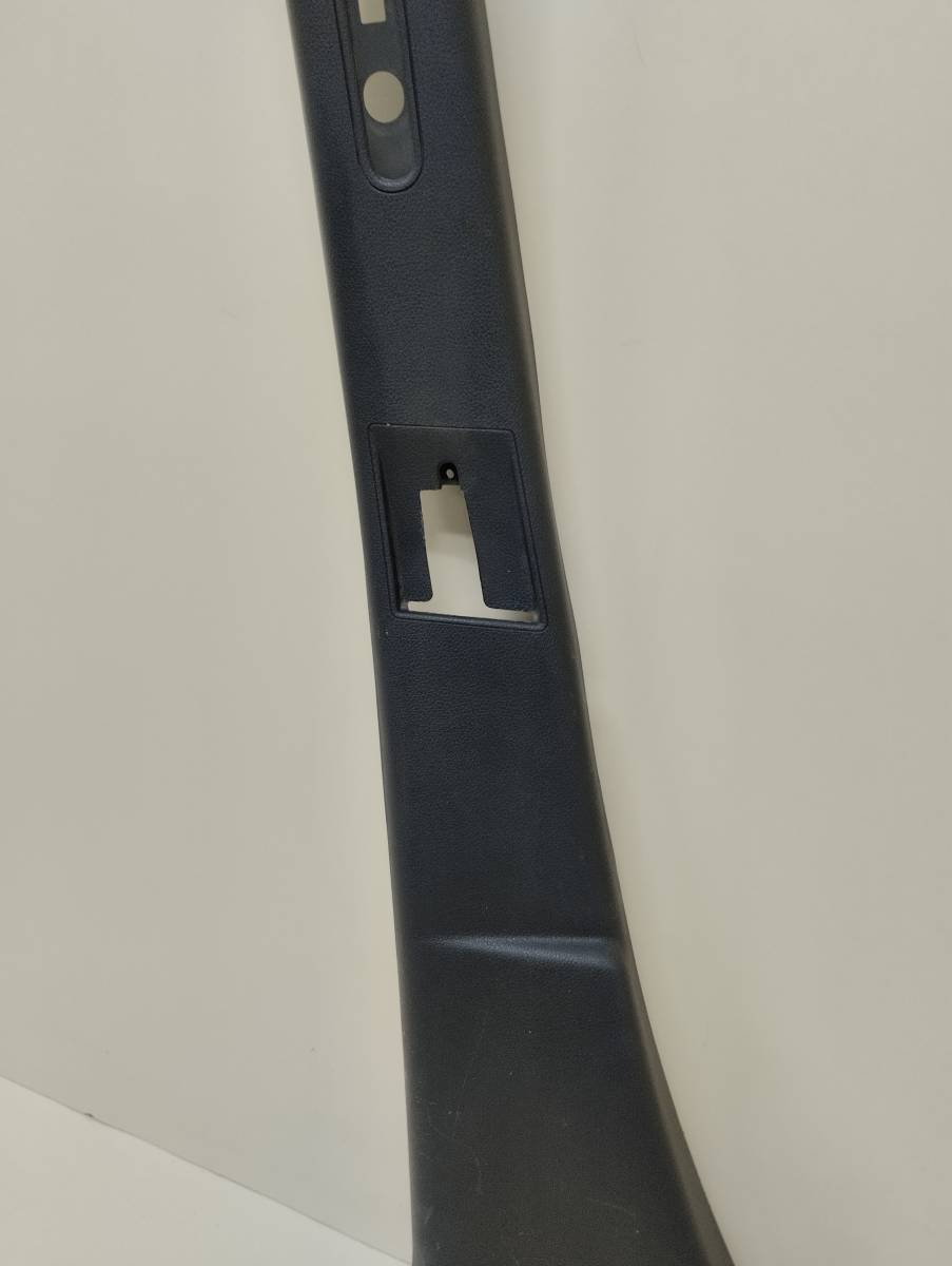 Обшивка стойки Lada Largus 2012>