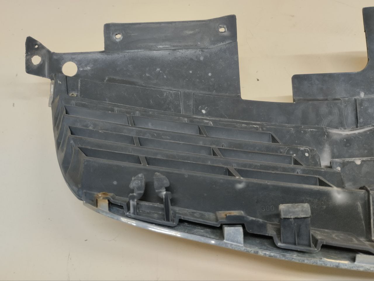 Решетка радиатора Nissan Almera Classic (B10) 2006-2013 Решетка радиатора Nissan Almera Classic (B10) 2006-2013