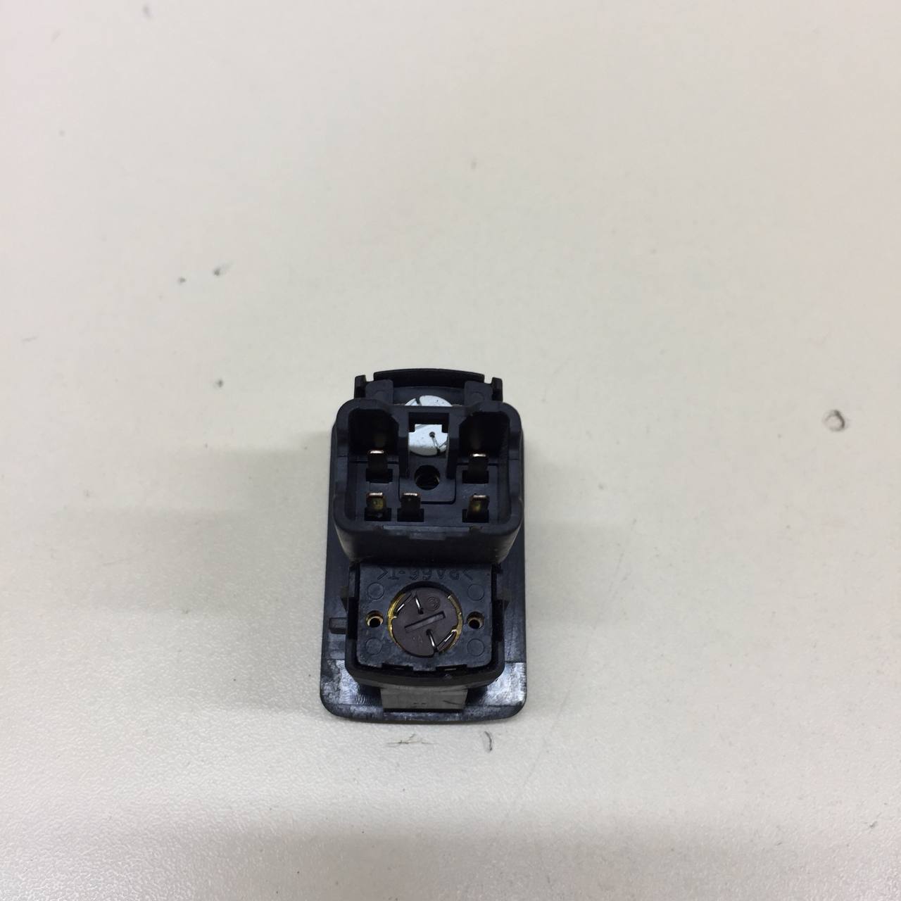 Кнопка обогрева сидений Mazda CX-7 (ER) 2006-2012