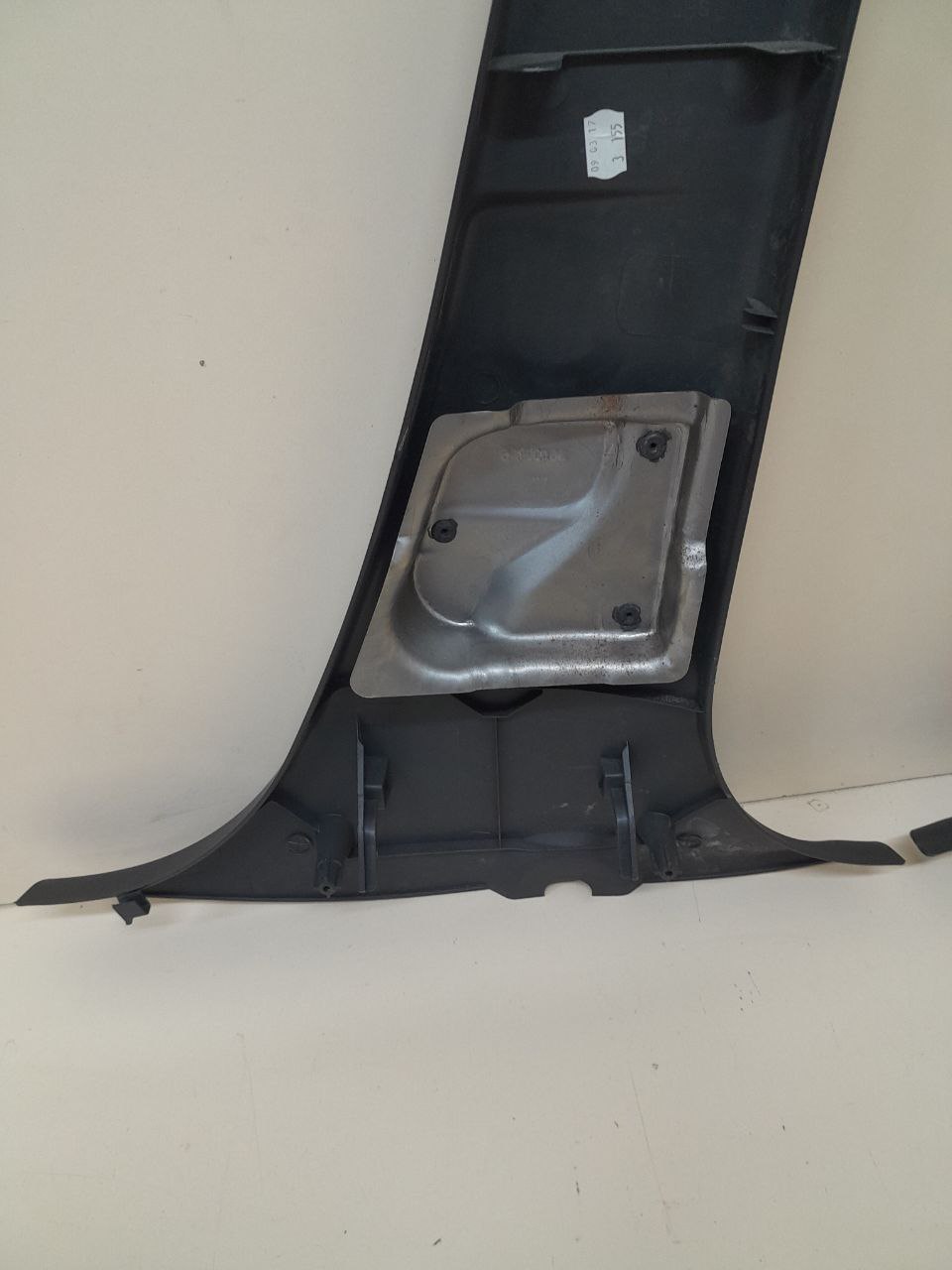 Обшивка стойки Renault Duster (HSA, HSM) 2012> Обшивка стойки Renault Duster (HSA, HSM) 2012>