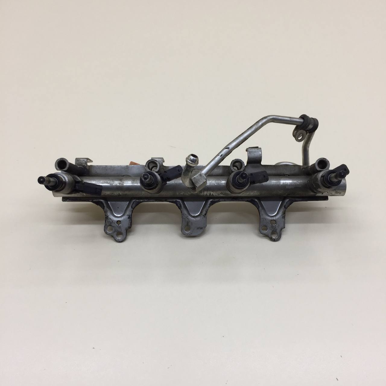 Рейка топливная (рампа) Volkswagen Tiguan (5N1) 2007-2011 Рейка топливная (рампа) Volkswagen Tiguan (5N1) 2007-2011