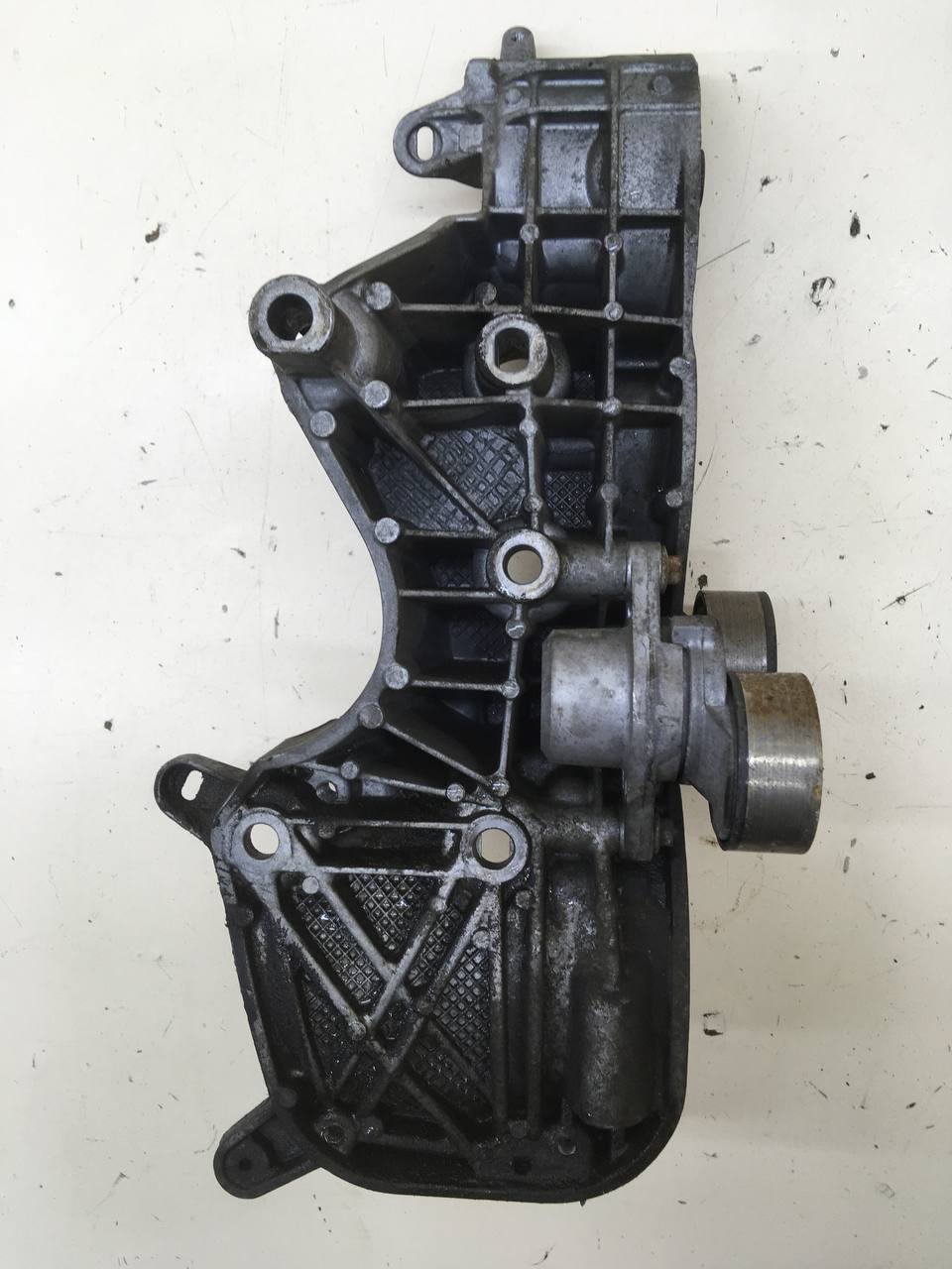 Кронштейн генератора Nissan Almera 3 (G11, G15) 2012> Кронштейн генератора Nissan Almera 3 (G11, G15) 2012>