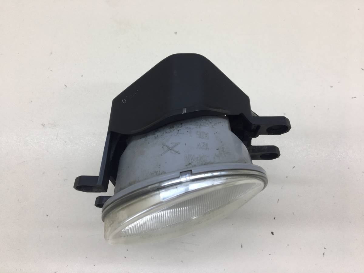 Фара противотуманная левая Toyota Rav 4 (XA40) 2013-2019