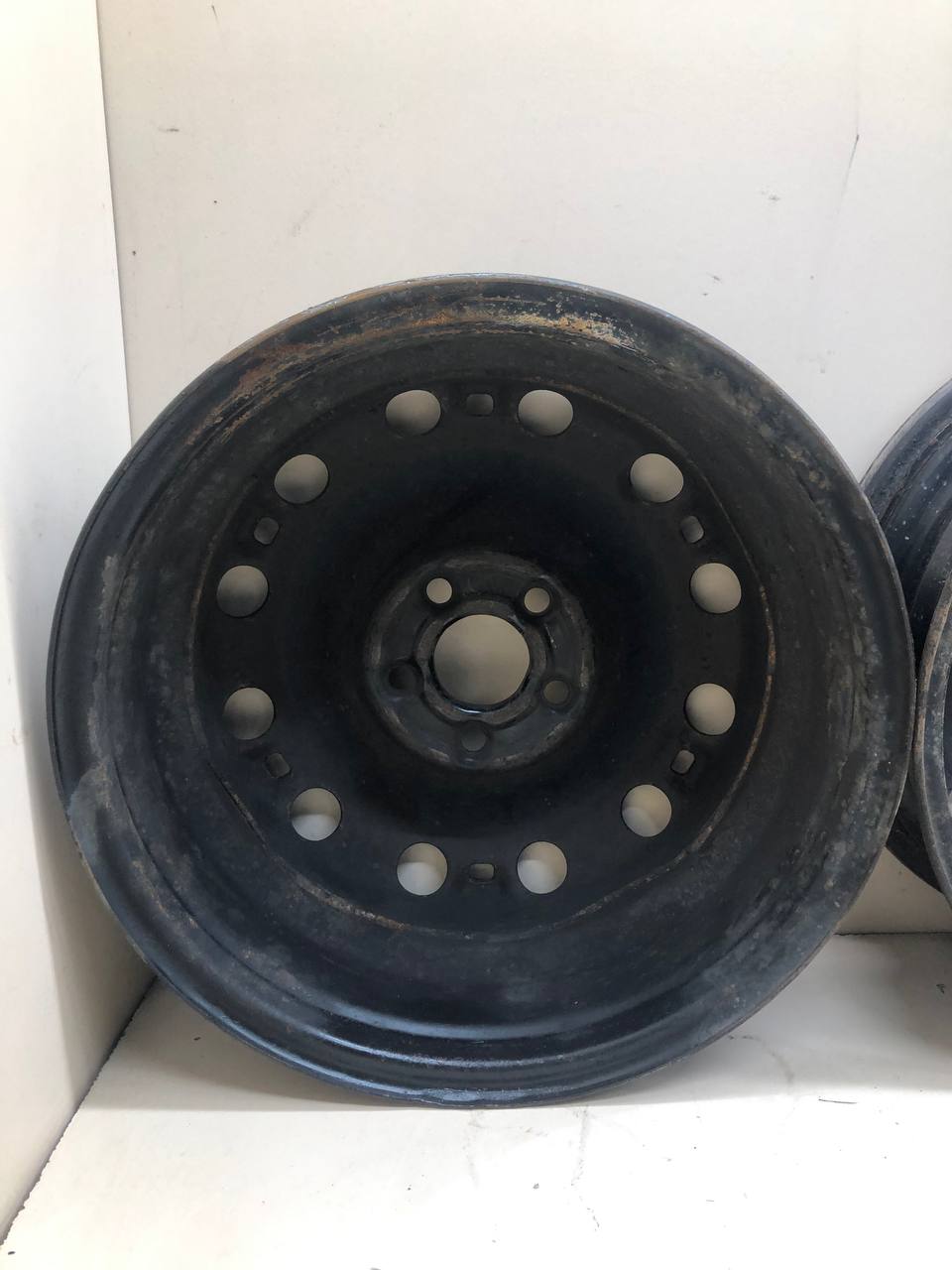 Диски к-кт R15 Штампованные