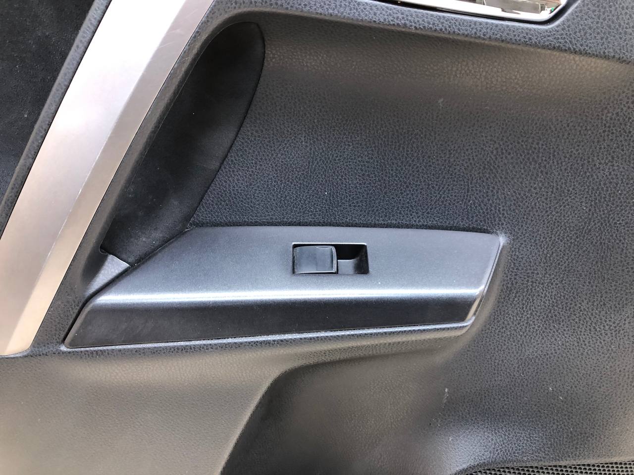 Обшивка двери задней левой Toyota Rav 4 (XA40) 2013-2019