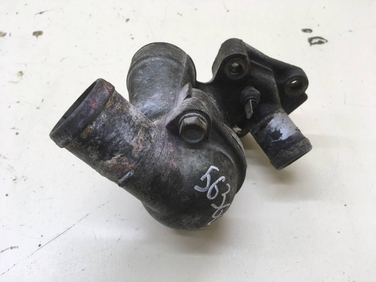 Корпус термостата Mitsubishi Lancer 9 (CS/Classic) 2000-2011 Корпус термостата Mitsubishi Lancer 9 (CS/Classic) 2000-2011