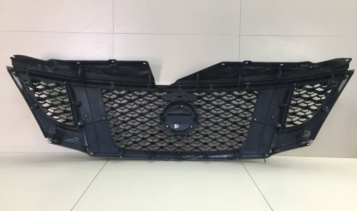 Решетка радиатора Nissan Patrol (Y62) 2010>