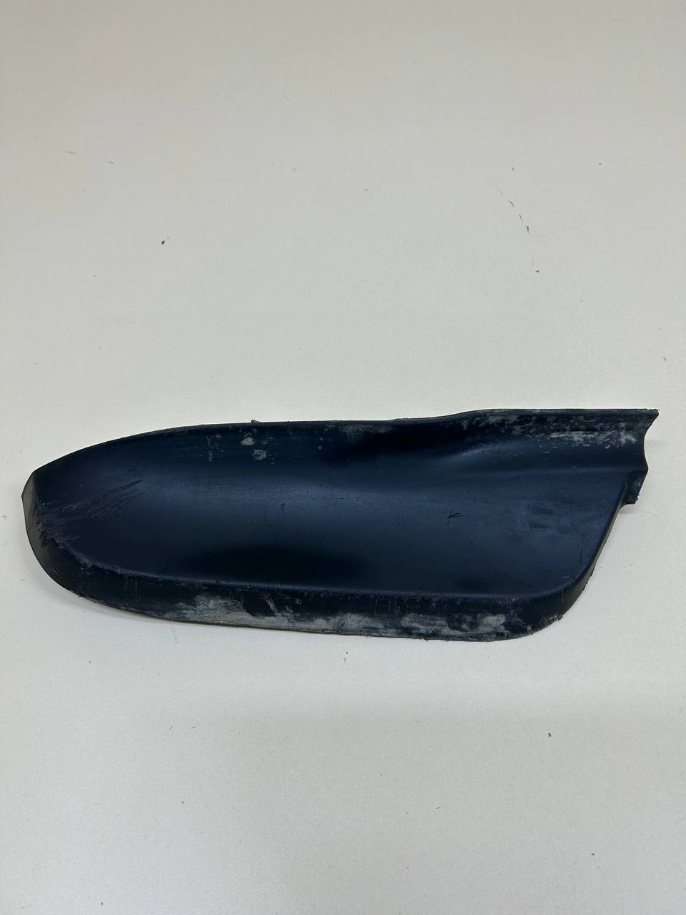 Спойлер переднего бампера правый Jeep Grand Cherokee (WK2) 2010>