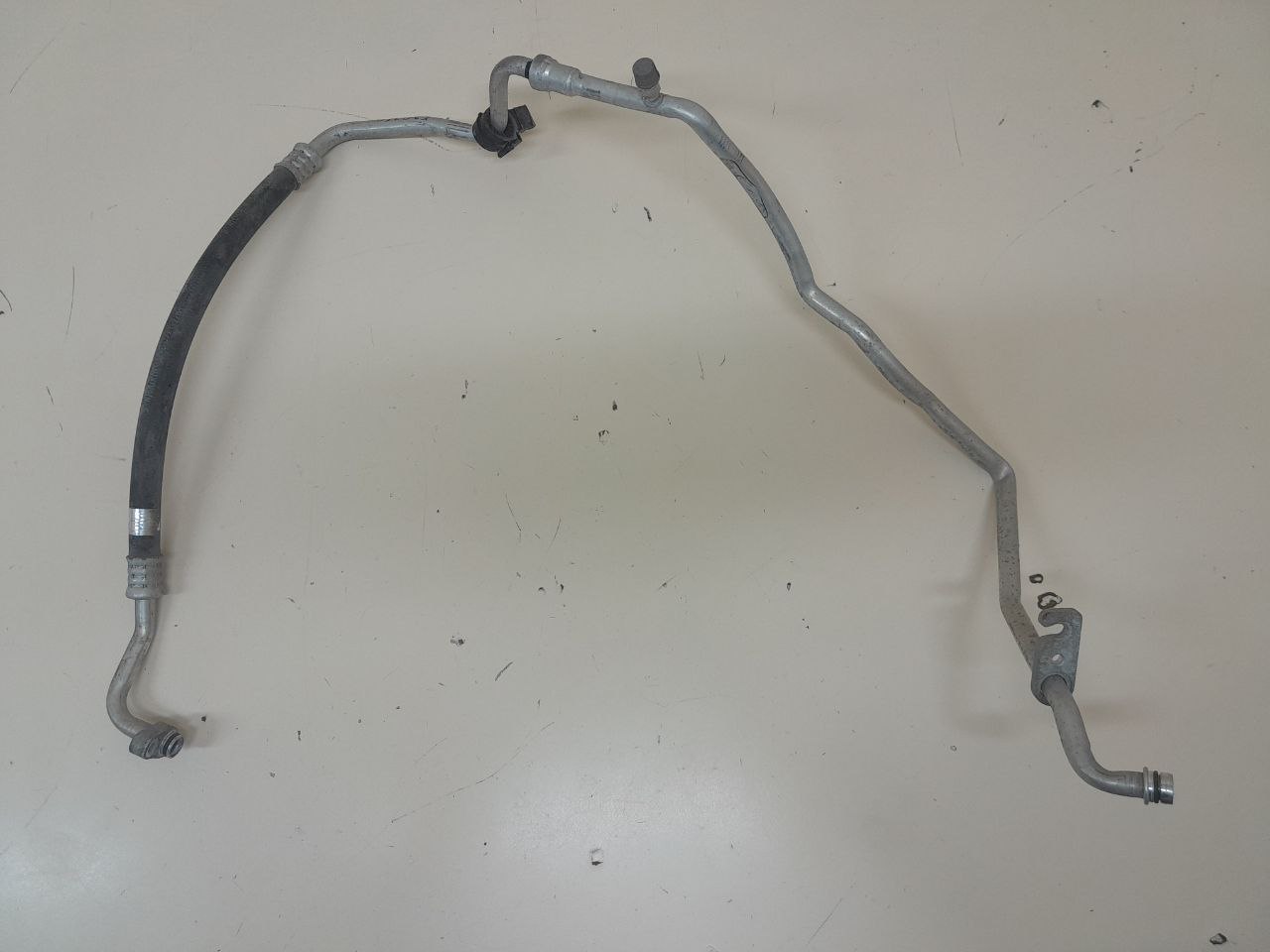 Трубка кондиционера Toyota Corolla E180 2013-2019 Трубка кондиционера Toyota Corolla E180 2013-2019