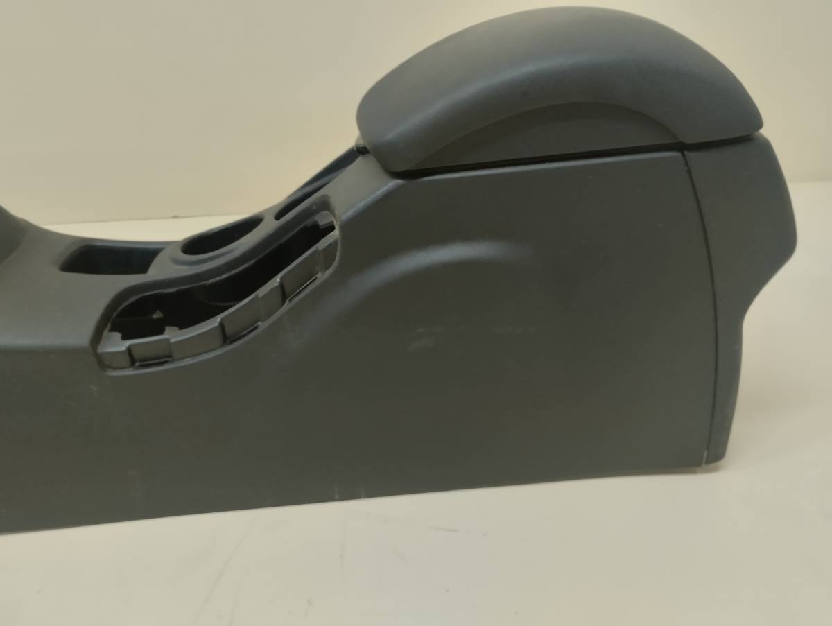 Консоль центральная Citroen C4 2011> Консоль центральная Citroen C4 2011>