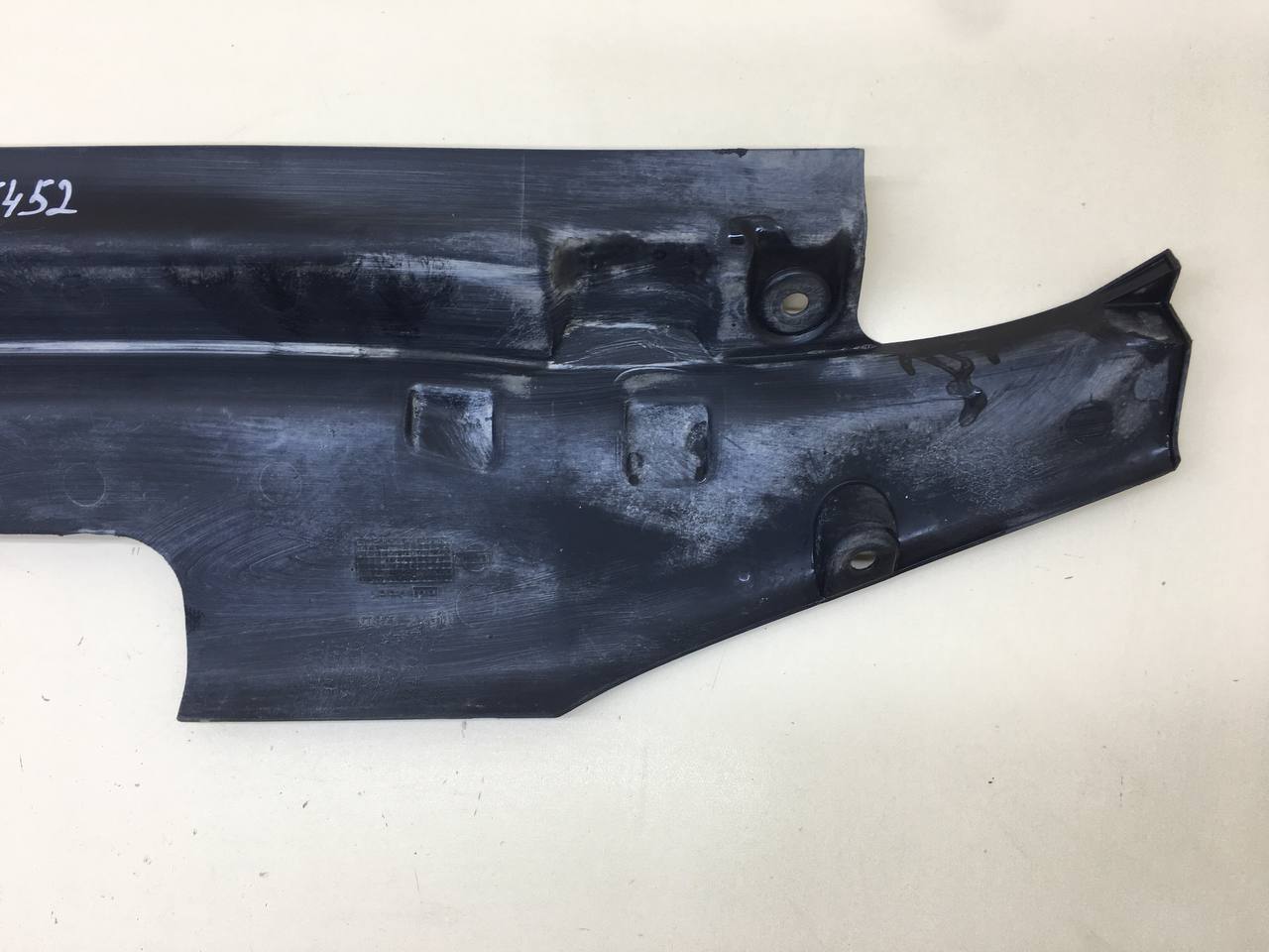 Кожух замка капота Nissan Primera (P12) 2002-2007