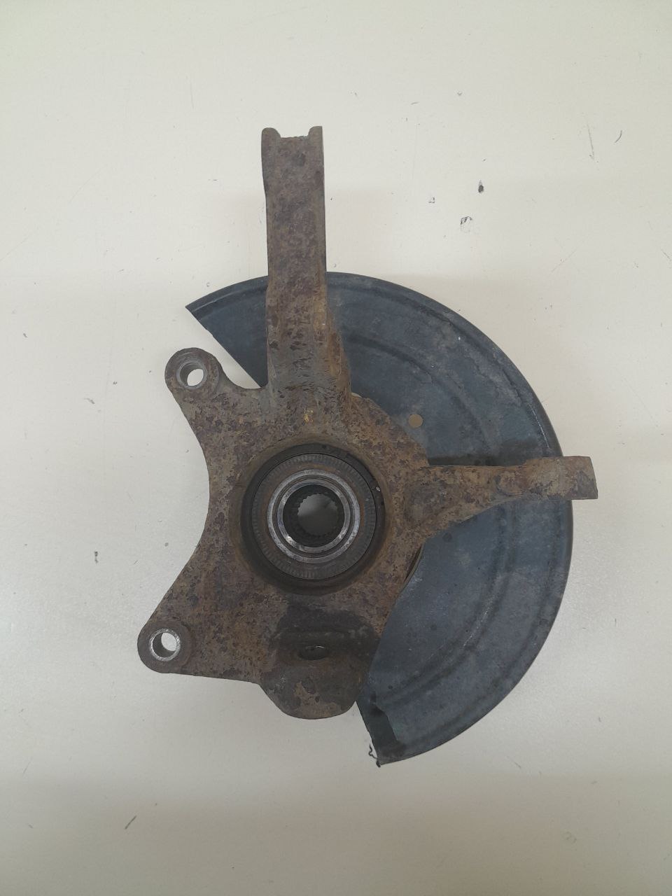 Кулак поворотный передний правый Nissan Terrano (D10) 2014>