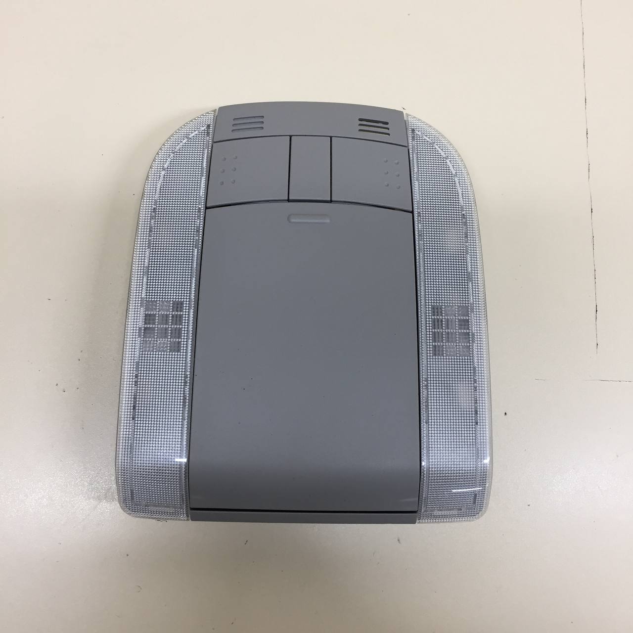Плафон салонный Toyota Corolla E150 2006-2013 Плафон салонный Toyota Corolla E150 2006-2013