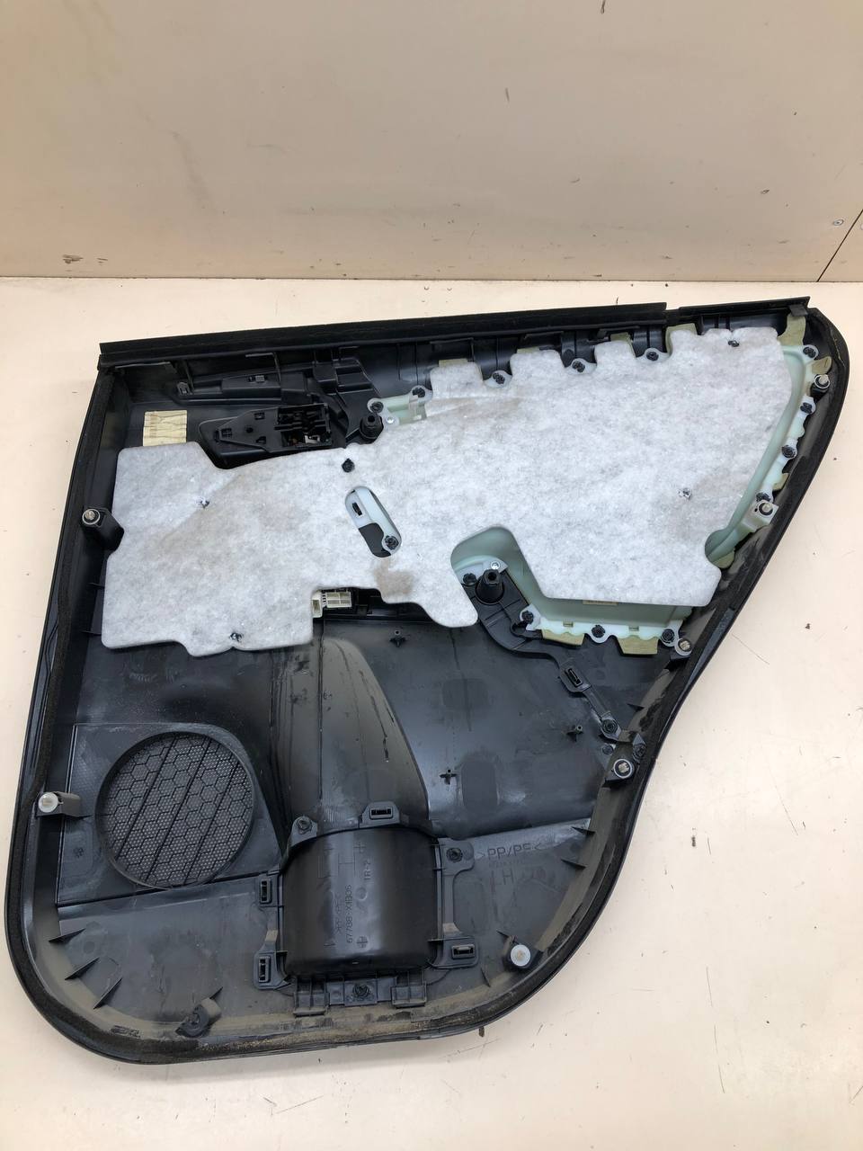 Обшивка двери задней левой Toyota Rav 4 (XA40) 2013-2019