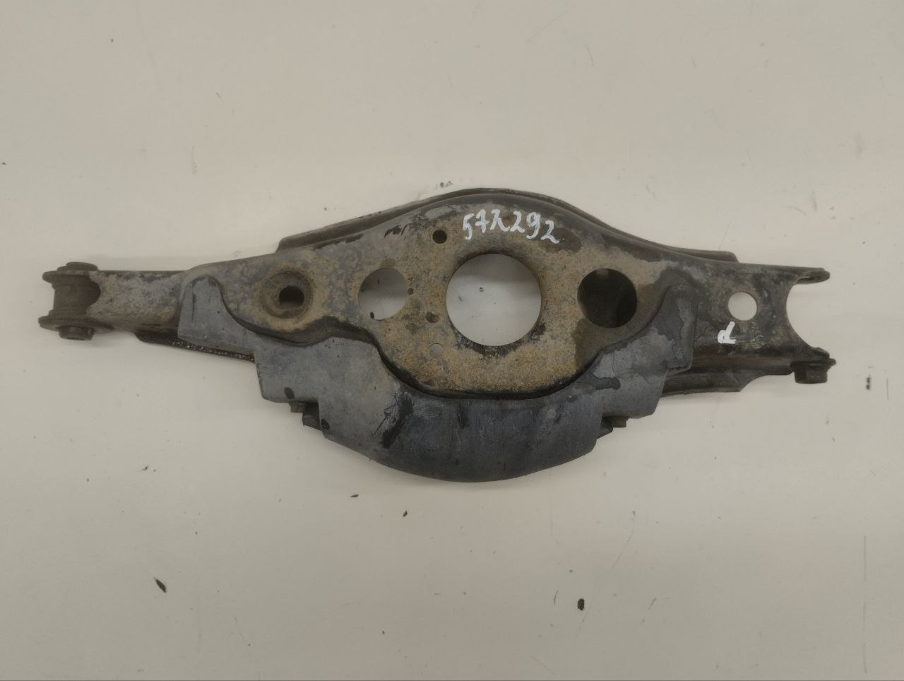 Рычаг задний поперечный Toyota Rav 4 (A30) 2006-2013