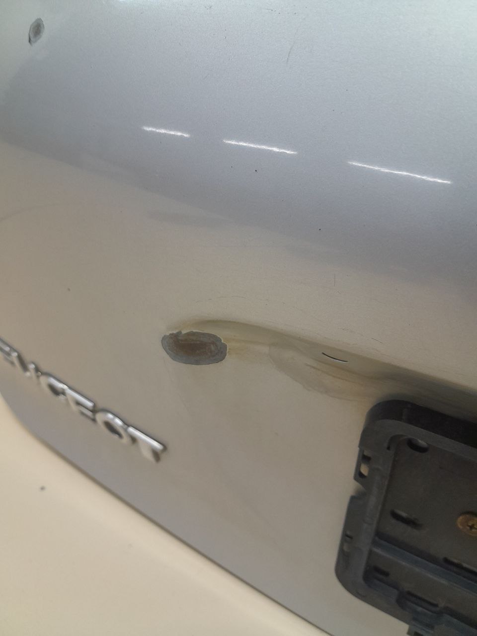 Дверь багажника со стеклом Peugeot 206 1998-2012 Дверь багажника со стеклом Peugeot 206 1998-2012