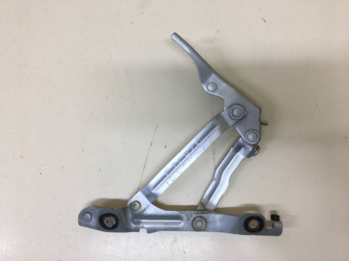 Петля крышки багажника Mazda Mazda 3 (BK) 2002-2009