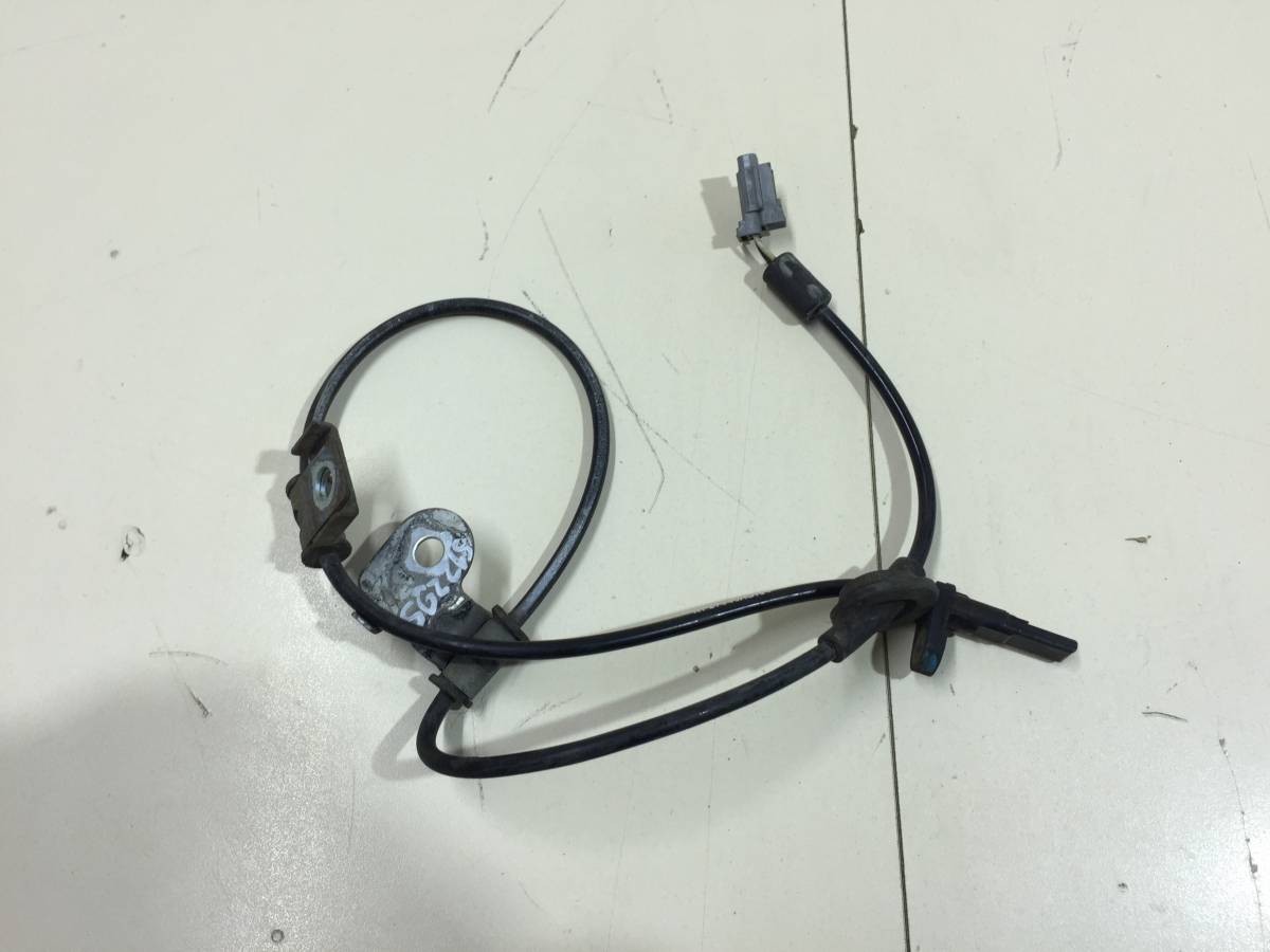 Датчик ABS передний правый Subaru Legacy Outback (B13) 2003-2009