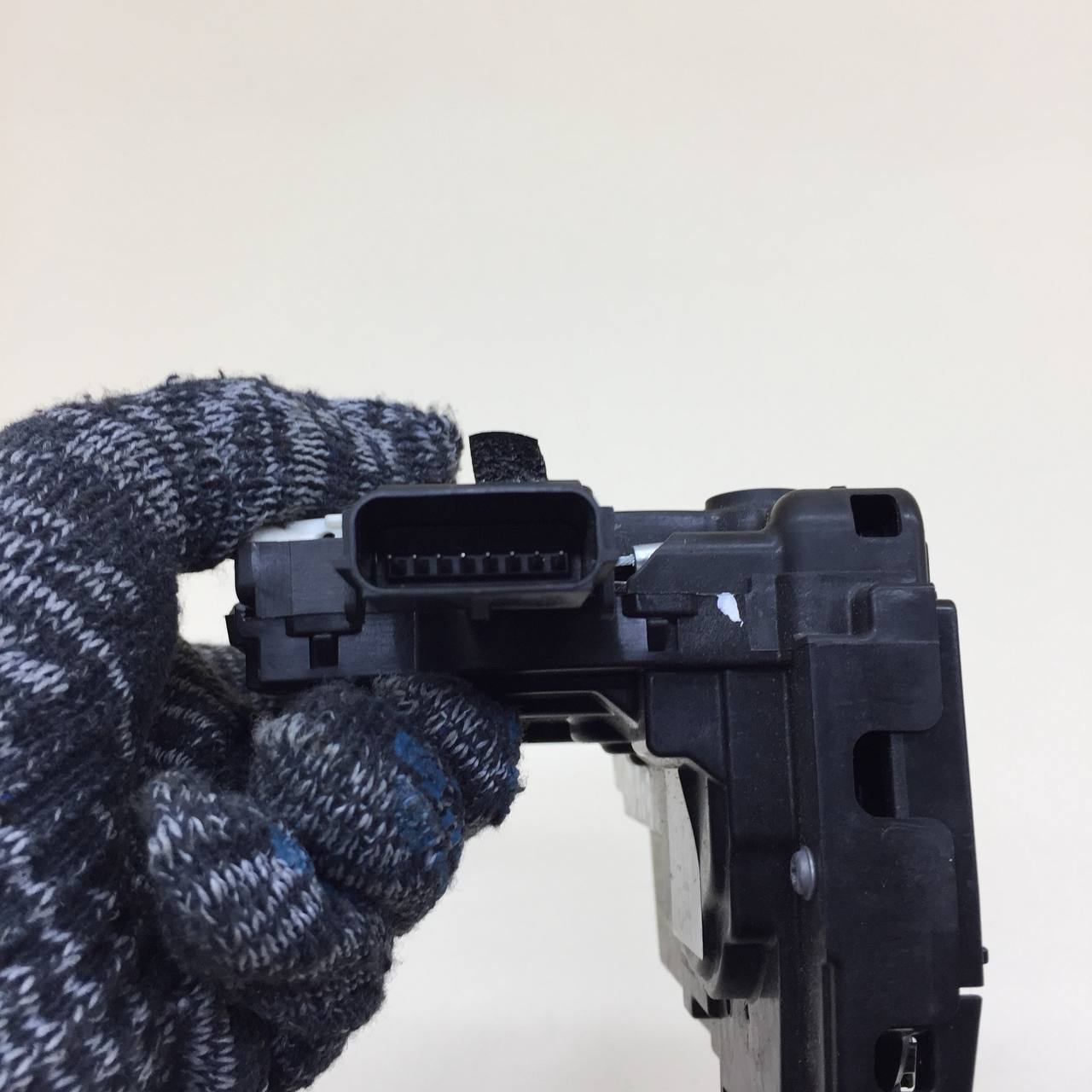 Замок двери задней правой EXEED RX 2022>