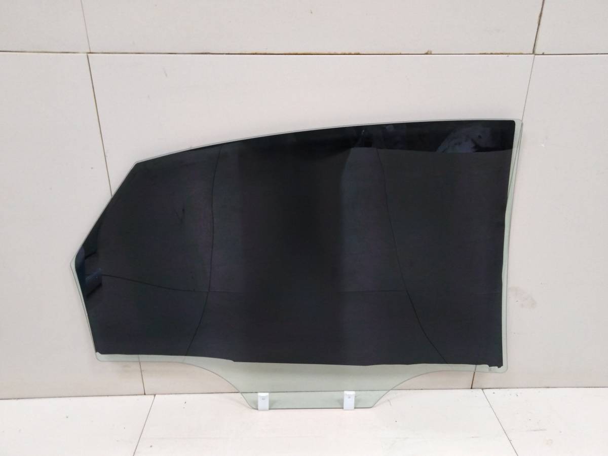 Стекло двери задней левой Daewoo Gentra 2013-2015