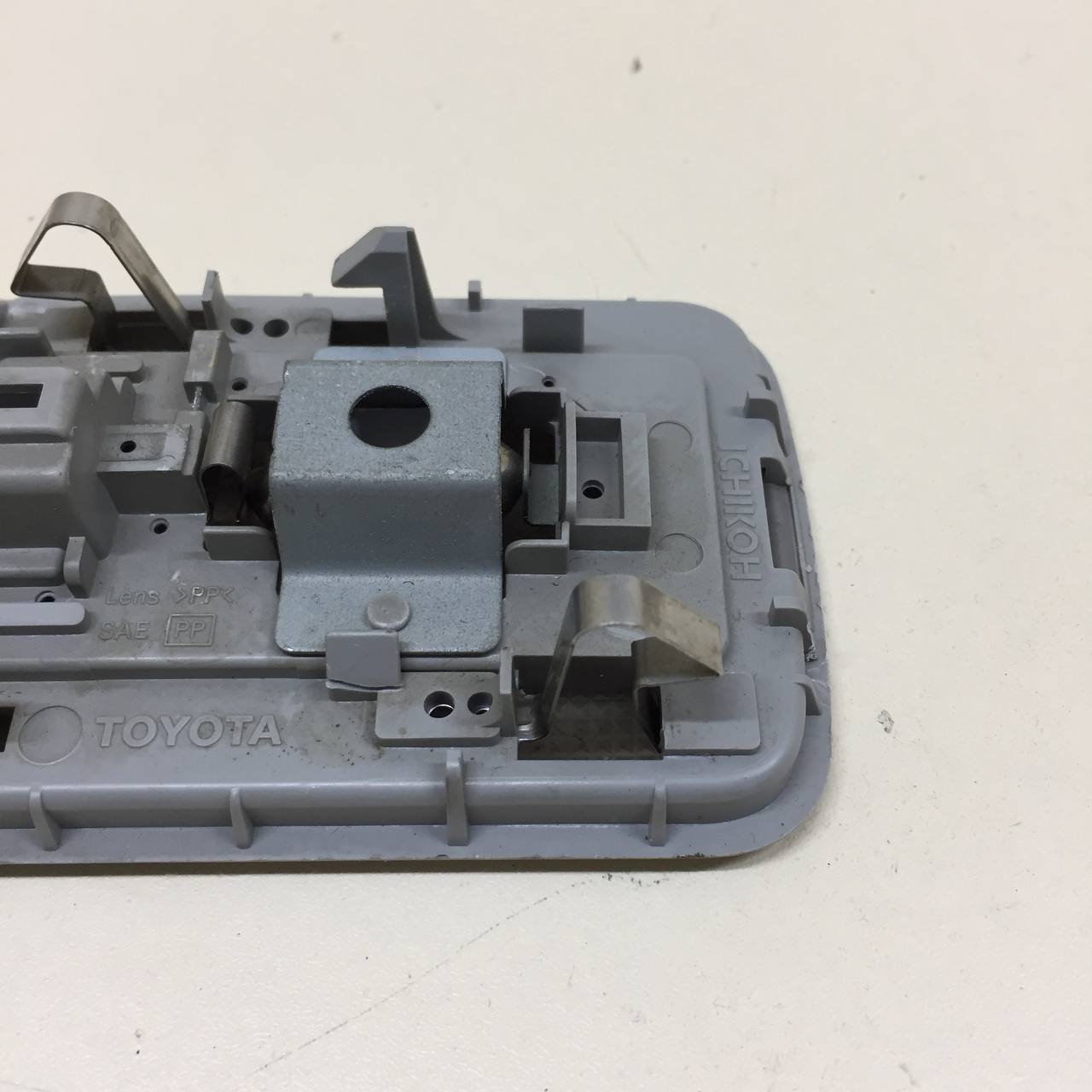 Плафон салонный Toyota Corolla E120 2001-2007