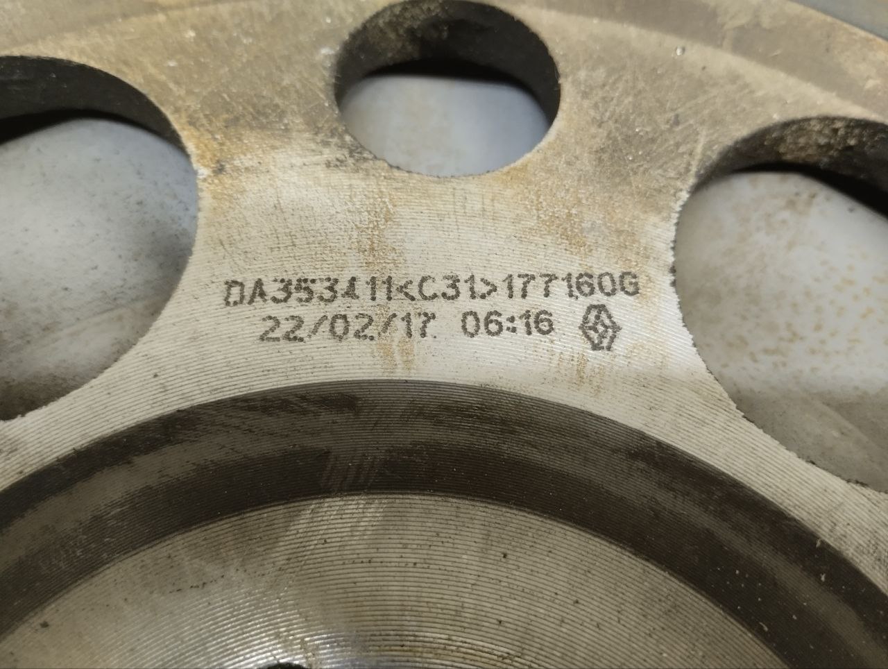 Маховик Renault Duster (HSA, HSM) 2012> Маховик Renault Duster (HSA, HSM) 2012>