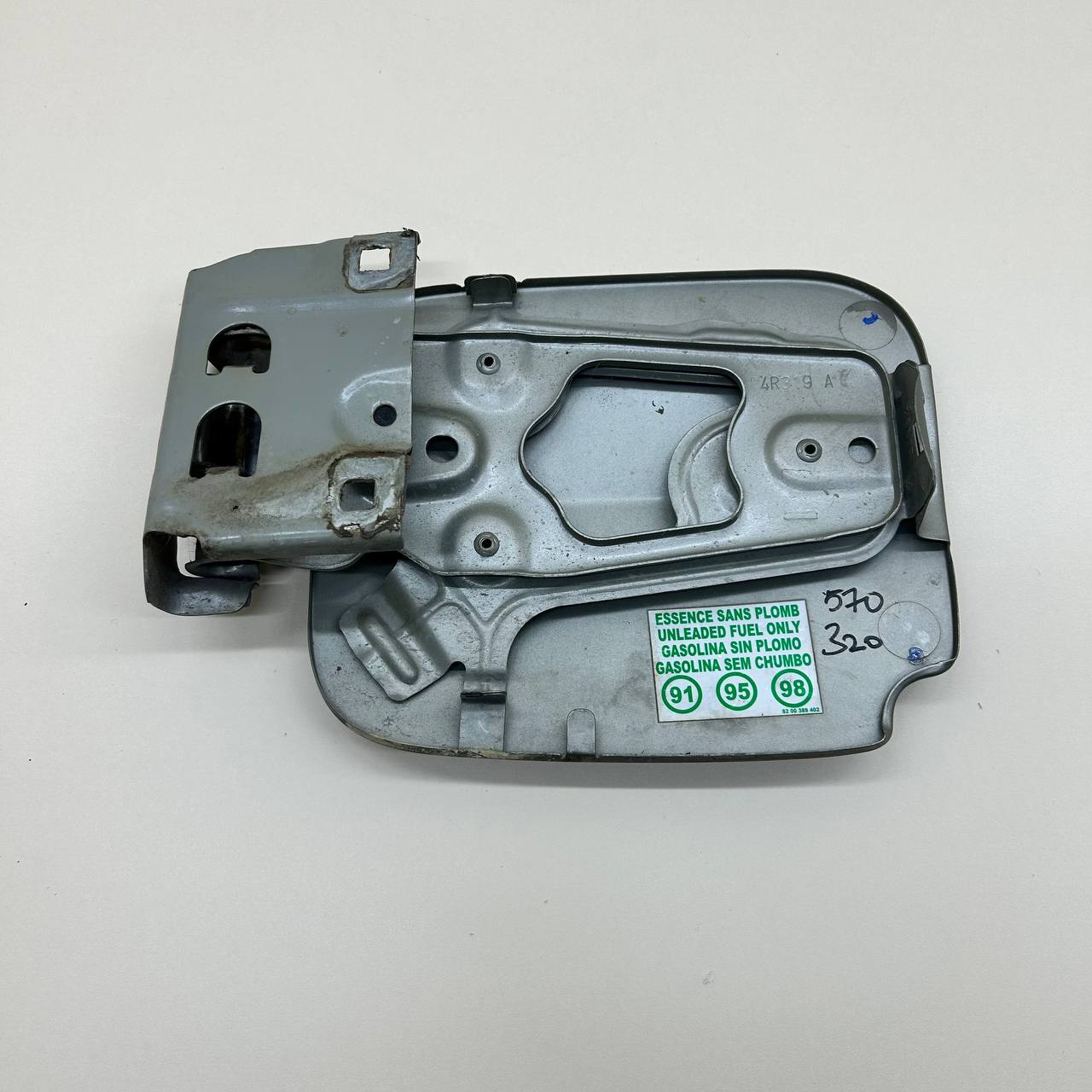 Лючок бензобака Renault Duster (HSA, HSM) 2012>