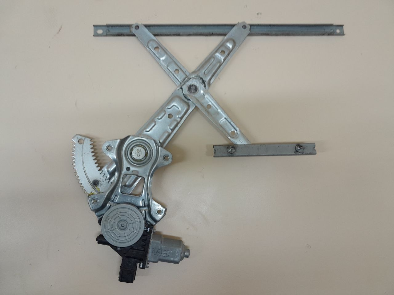 Стеклоподъемник электр. задний левый Mitsubishi Outlander (GF) 2012>